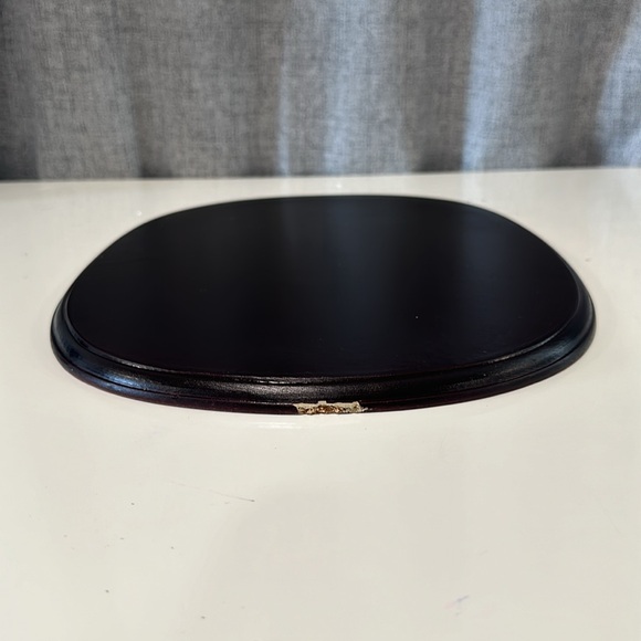 From the treasury of gifts 11 piece nativity set with wood base. - Picture 8 of 8